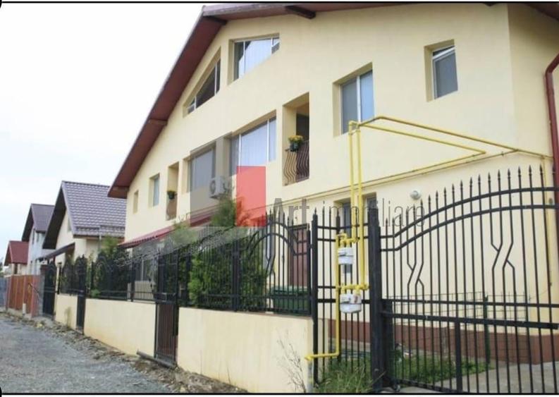 Casă individuală cu 5 camere cu Canalizare în Giulești