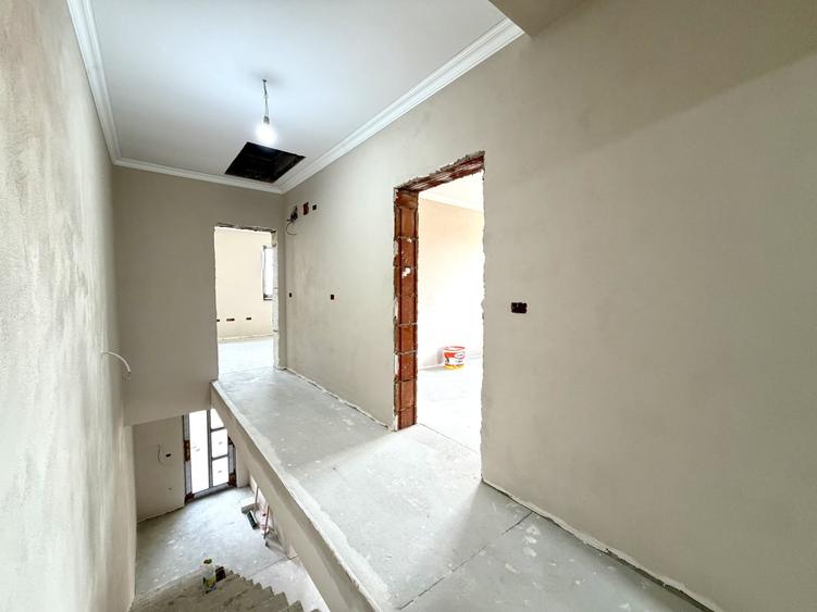 Duplex cu 4 camere cu Canalizare în Ghiroda