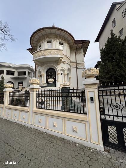 Casă cu 4 camere în Dorobanți