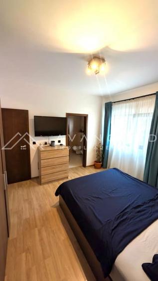 Apartament cu 3 camere semidecomandat în Europa