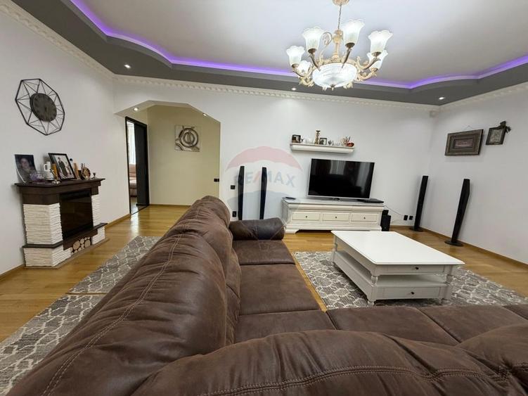 Casă individuală cu 4 camere cu Teren 557 Mp în Central