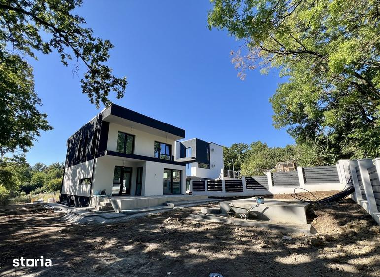 Casă cu 6 camere cu Teren 350 Mp în Copou