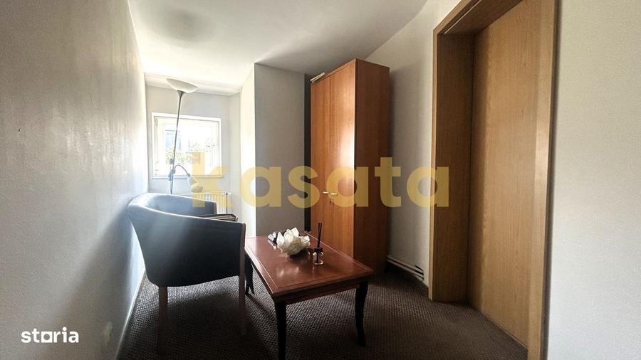 Apartament cu 3 camere, mobilat în Casin