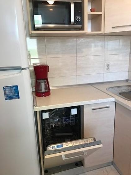 Apartament cu 2 camere semidecomandat în 1 Mai
