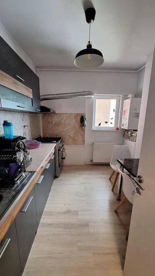 Apartament cu 2 camere decomandat în Valea Ialomiței