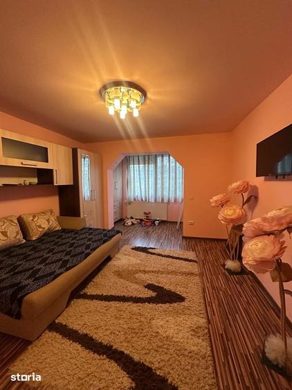 Apartament cu 2 camere decomandat în Botizului