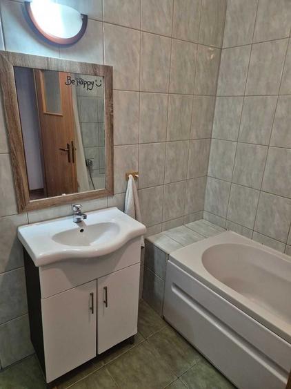 Apartament cu 3 camere semidecomandat în Doamna Ghica
