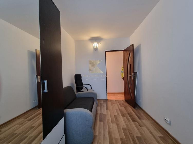 Apartament cu 3 camere decomandat, mobilat în Tractorul