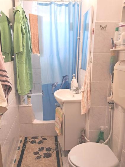 Apartament cu 3 camere nedecomandat în Hipodrom 2