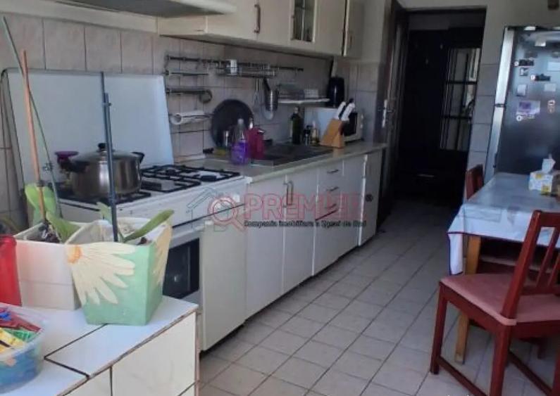 Apartament cu 4 camere decomandat în Octavian Goga