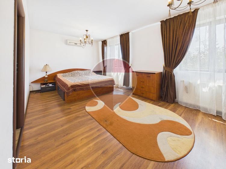 Casă cu Teren 1300 Mp în Central
