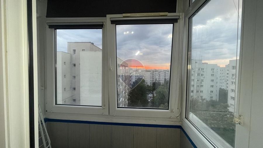 Apartament cu 2 camere decomandat, mobilat în Titan