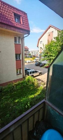 Apartament cu 3 camere semidecomandat, mobilat în Florești