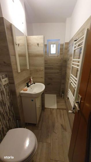Apartament cu 4 camere decomandat, mobilat în Central