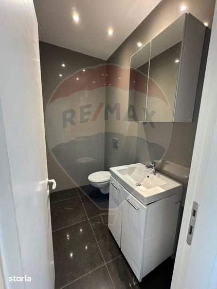 Casă cu 4 camere cu Teren 800 Mp în Central