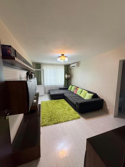 Apartament cu 4 camere decomandat în Crângași