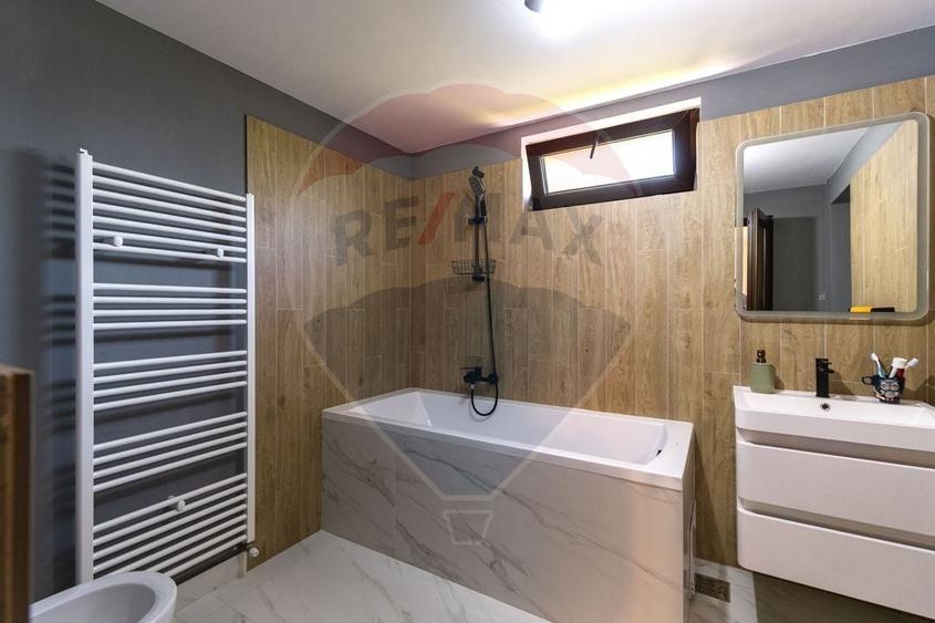 Duplex cu 4 camere cu Teren 573 Mp în Satulung