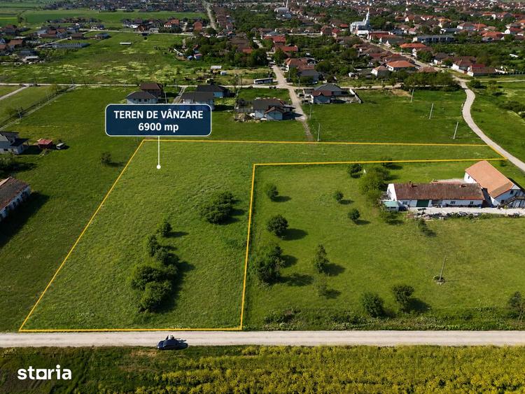 Teren de 6900 mp, în Livada