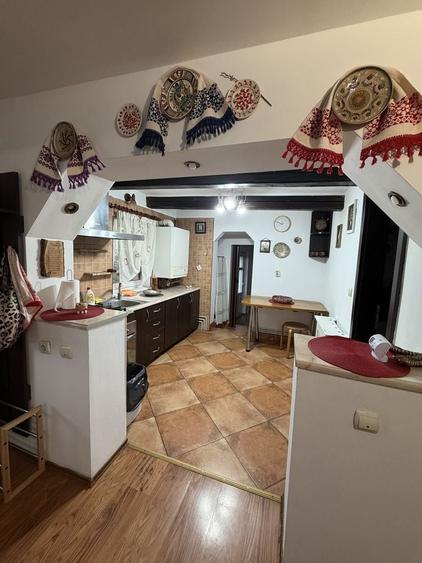 Casă cu 4 camere cu Teren 700 Mp în Central