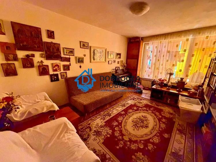 Apartament cu 2 camere decomandat în Păcii