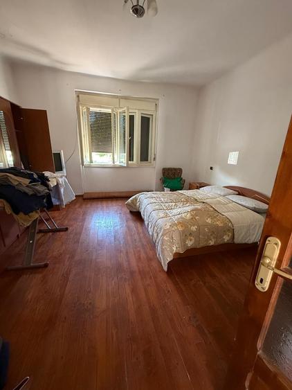 Casă cu 3 camere în Central