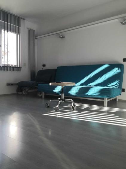 Apartament cu 3 camere semidecomandat în Gara de Nord