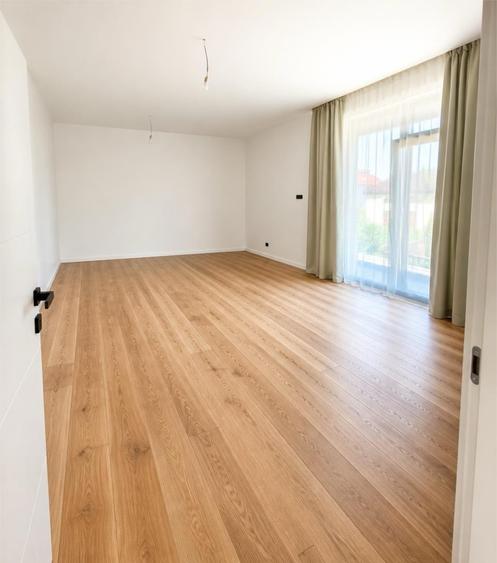Casă individuală cu 5 camere cu Canalizare în Central