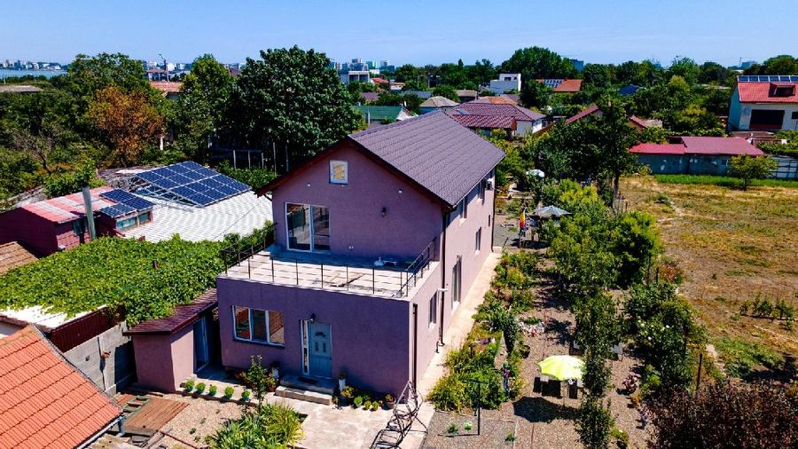 Casă individuală cu 5 camere cu Canalizare în Palazu Mare