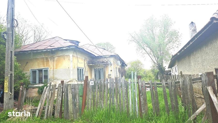 Casă cu 2 camere cu Teren 923 Mp în Scoarța