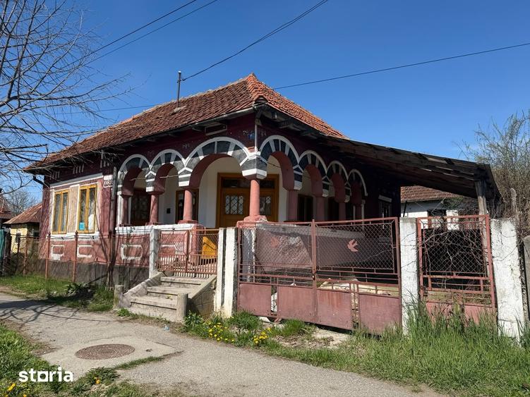 Casă cu 3 camere cu Teren 98 Mp în Mihăești