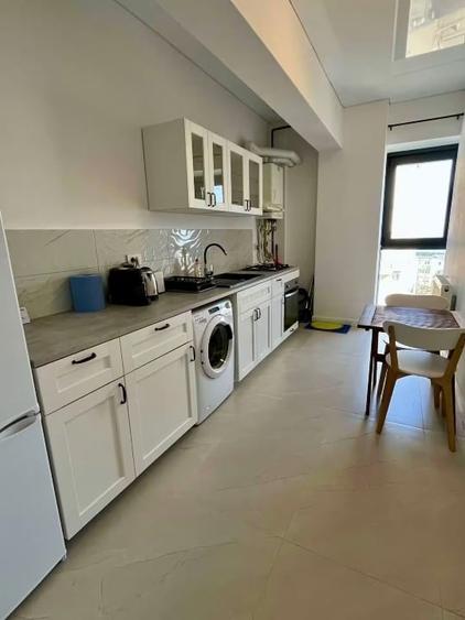 Apartament cu 2 camere decomandat, mobilat în Far