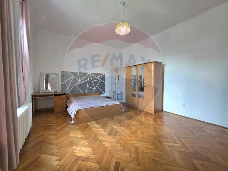 Apartament cu 3 camere decomandat, mobilat în Vitrometan