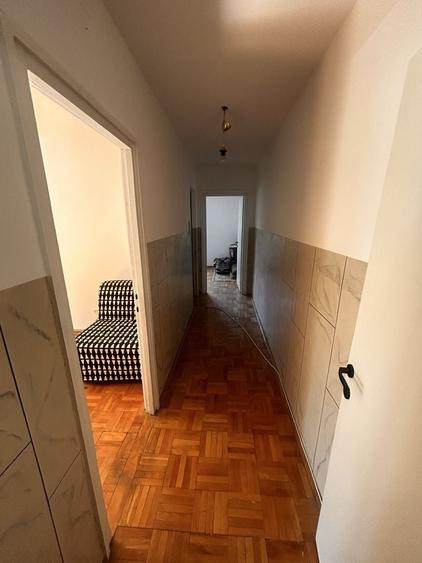 Apartament cu 3 camere semidecomandat în Dosu Bricii