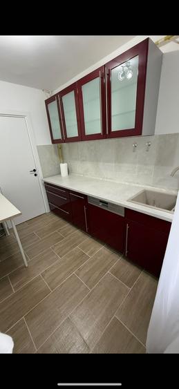 Apartament cu 3 camere decomandat în Calea București