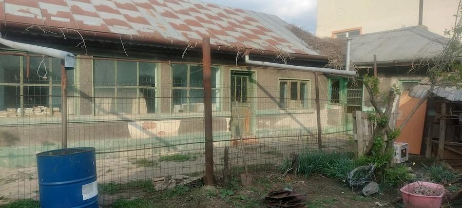 Casă cu Teren 250 Mp în 23 August (Cațelul)