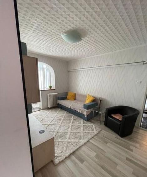 Apartament cu 2 camere semidecomandat, mobilat în Băneasa