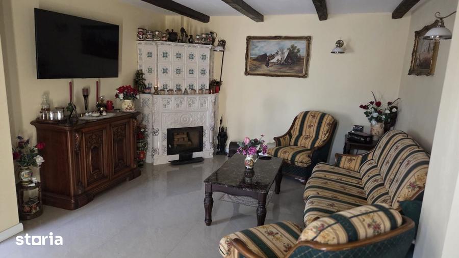 Casă cu 5 camere decomandat cu Teren 840 Mp în Lipovei