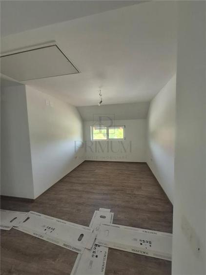 Casă individuală cu 5 camere cu Canalizare în Moșnița Nouă