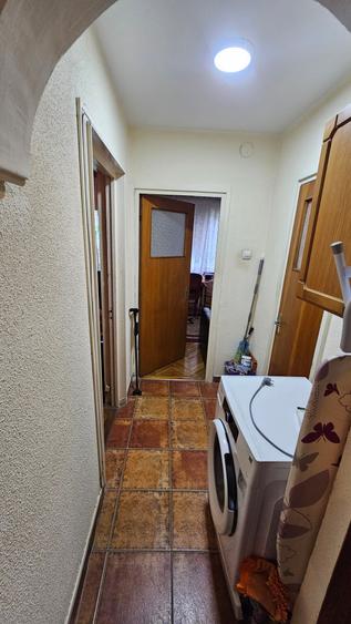Apartament cu 3 camere decomandat în Drumul Taberei