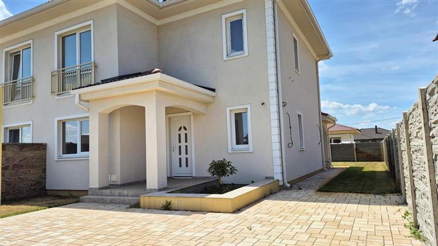 Duplex cu 5 camere cu Canalizare în Moșnița Nouă