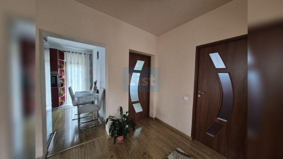 Casă cu 6 camere cu Canalizare în Dezmir