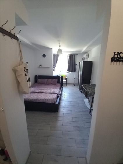 Garsonieră decomandată în Central