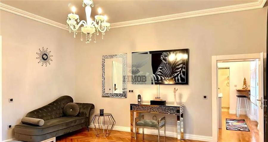 Apartament cu 3 camere decomandat în Aeroport