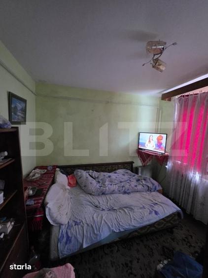 Apartament cu 3 camere semidecomandat în Micro 40