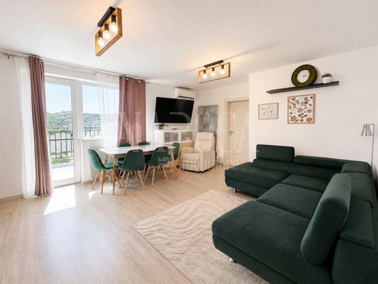 Apartament cu 3 camere semidecomandat în Dâmbul Rotund