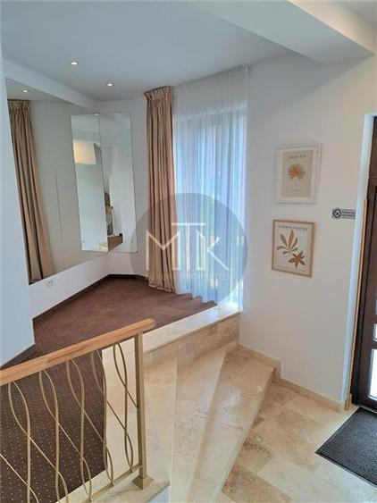 Penthouse cu 5 camere decomandat, mobilat în Furnica