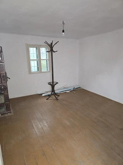 Casă cu 2 camere cu Teren 650 Mp în Central