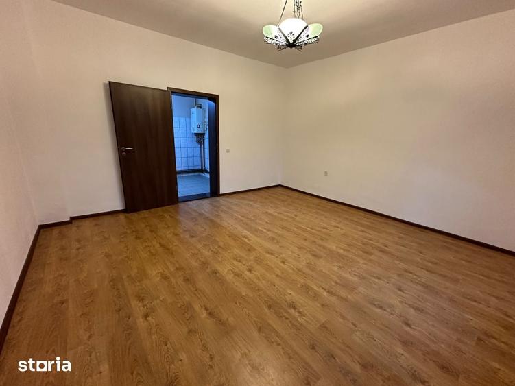 Casă cu 2 camere cu Teren 900 Mp în Cedonia