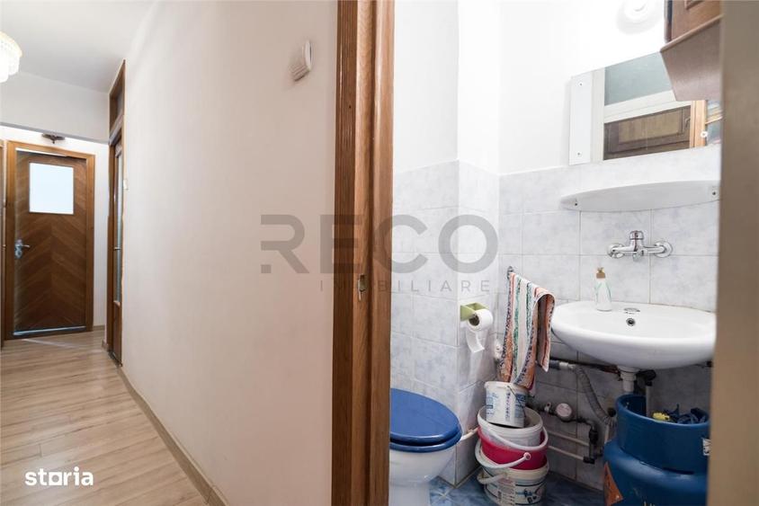 Apartament cu 3 camere decomandat în Salca