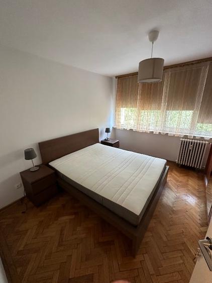 Apartament cu 3 camere semidecomandat, mobilat în Arcul de Triumf